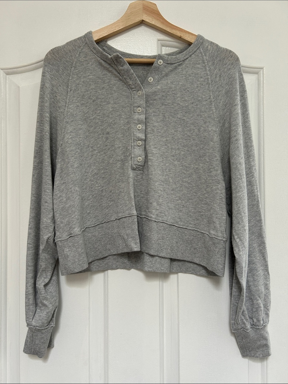 Aerie gray long sleeve sweater